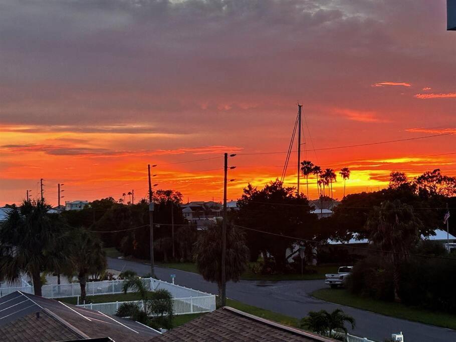 5 Bed3Bath Waterfront Pool Home With Full Gym, Office, And Heated Pool! Hernando Beach エクステリア 写真